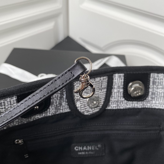 Handbag Chanel size 38*30*21 cm