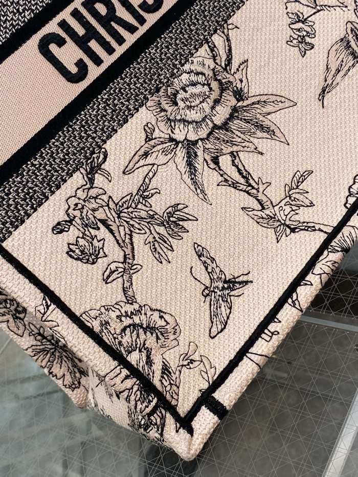 Handbag Dior size 42*18*35 cm