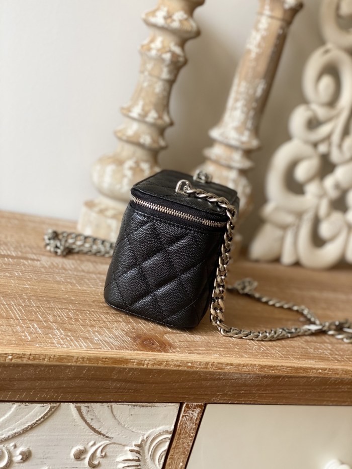 Handbag Chanel 81194 size 17 cm