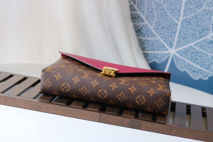 Handbag Louis Vuitton M41200 size：26x17x6cm