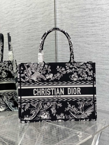 Handbag Dior size 36*18*28 cm