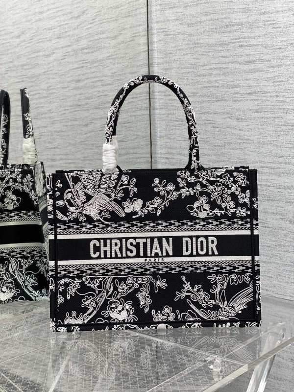 Handbag Dior size 36*18*28 cm