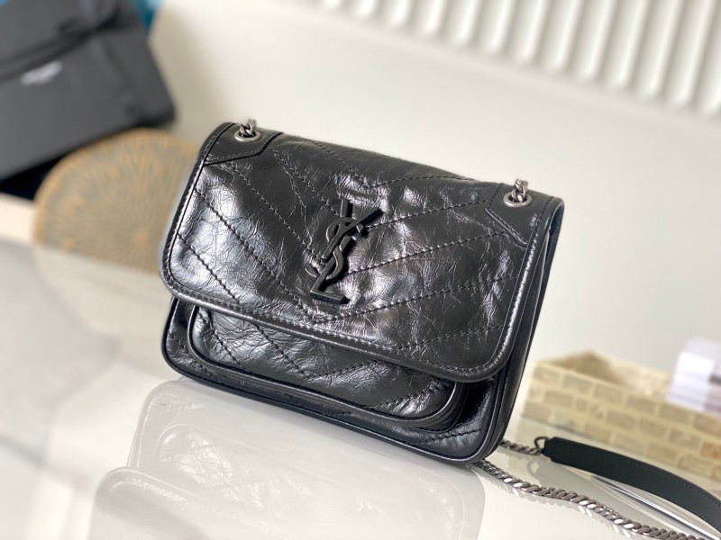 Handbags SAINT LAURENT 633151 size 22×16.5×12 cm