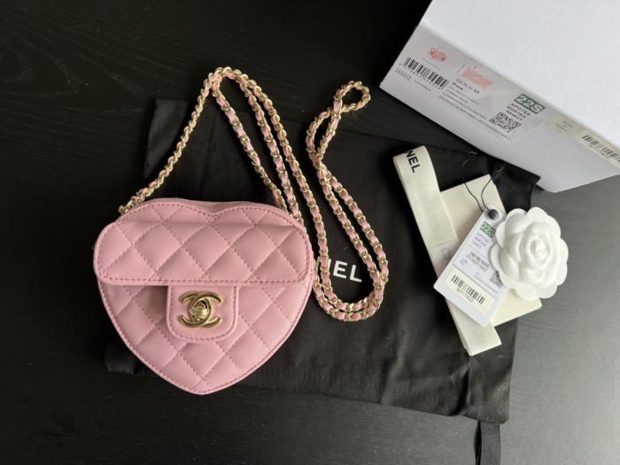 Handbag Chanel size 13cmx12cmx5 cm