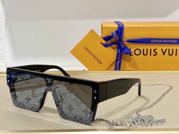 Sunglasses Louis Vuitton Waimea Z1583E SIZE:148-145