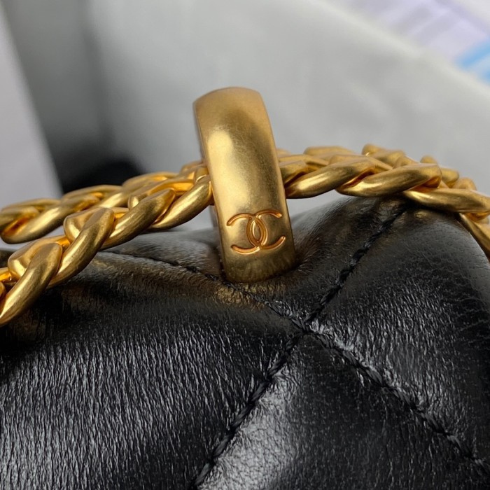 Handbag Chanel AS1792 size 19 cm