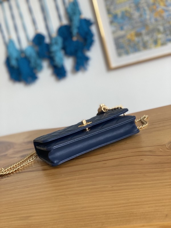 Handbag Chanel 81221 size 19 cm