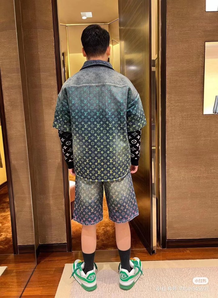 Clothes Louis Vuitton 290