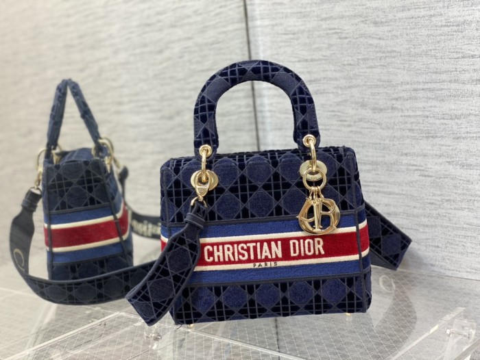 Handbag Dior size 24 cm