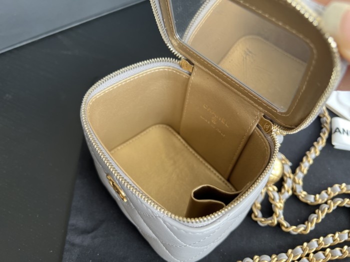 Handbag Chanel AP1447 size 8.5cmx11cmx7 cm