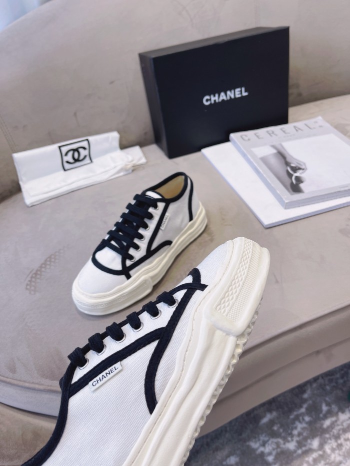 Chanel Flat canvas Sneaker 11