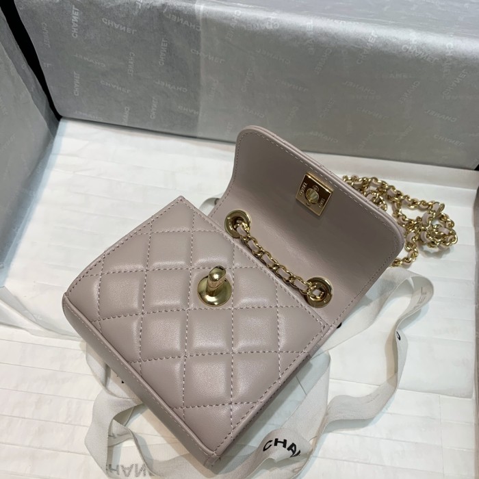 Handbag Chanel 82769 size 11 11 5 cm