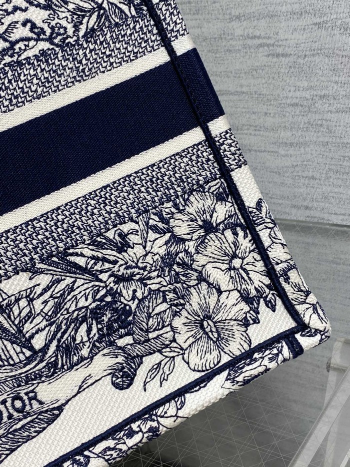 Handbag Dior size 36*18*28 cm