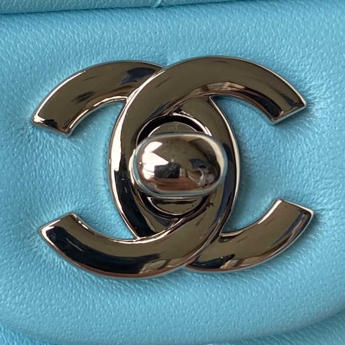 Handbag Chanel size 17 cm