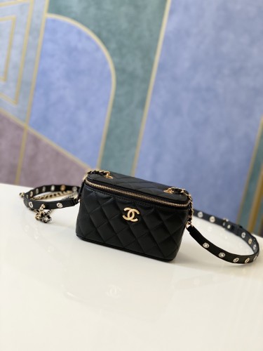 Handbag Chanel 81178 size 18 Cm