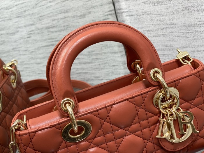 Handbag Dior size 22.5*6*11.5 cm