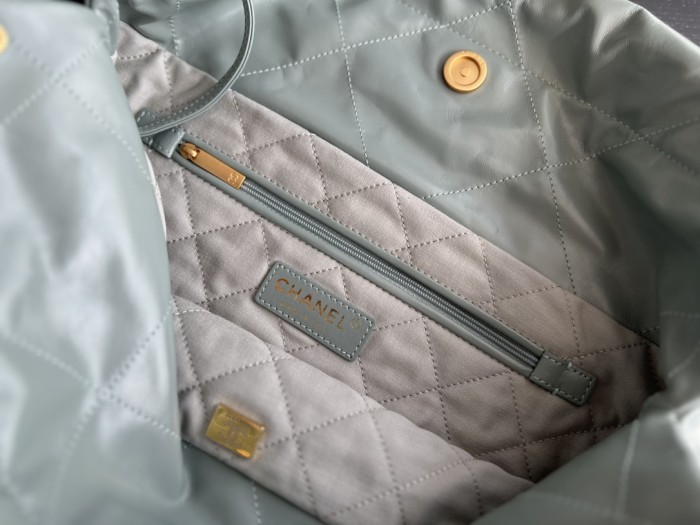 Handbag Chanel size 35cmx37cmx7 cm