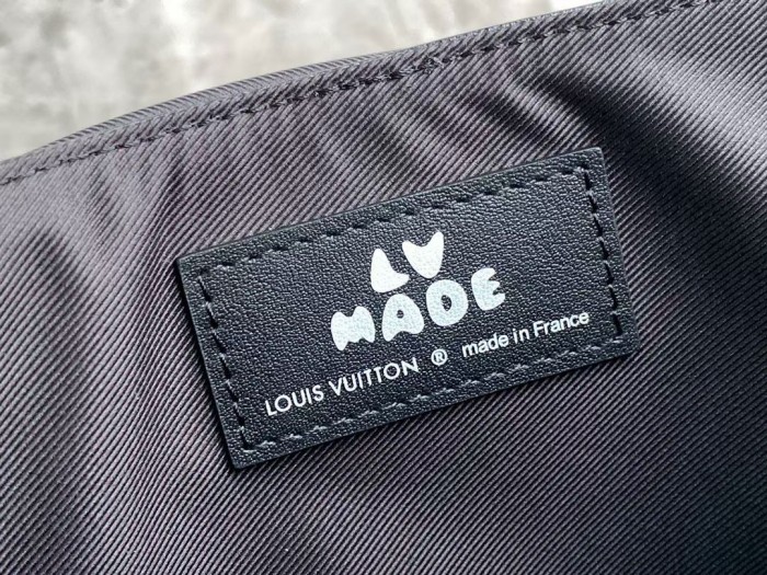 Handbag Louis Vuitton M45971 size 39 x 23 x 12.5 cm