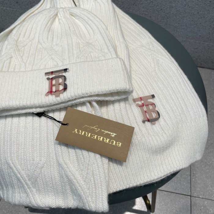 Hat & Scarf Burberry 1