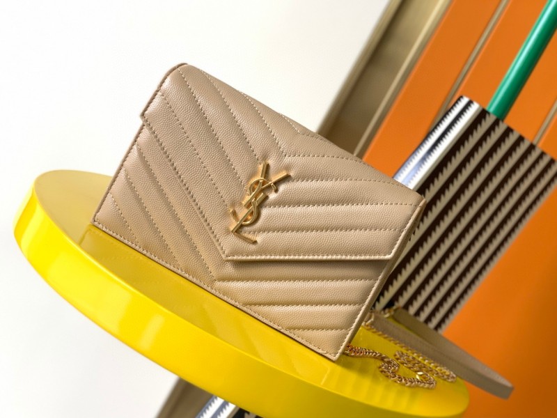 Handbags SAINT LAURENT 393953 size 19x11.5x4 cm