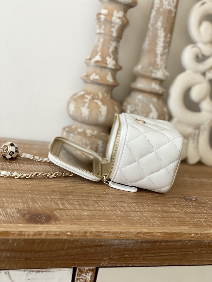 Handbag Chanel 81241 size 10.5 8.5 7 cm