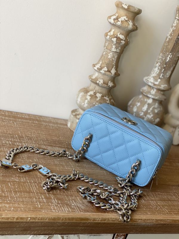 Handbag Chanel 81194 size 17 cm