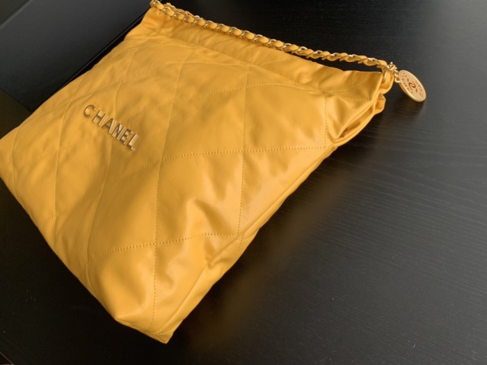 Handbag Chanel size 39cmx42cmx8 cm