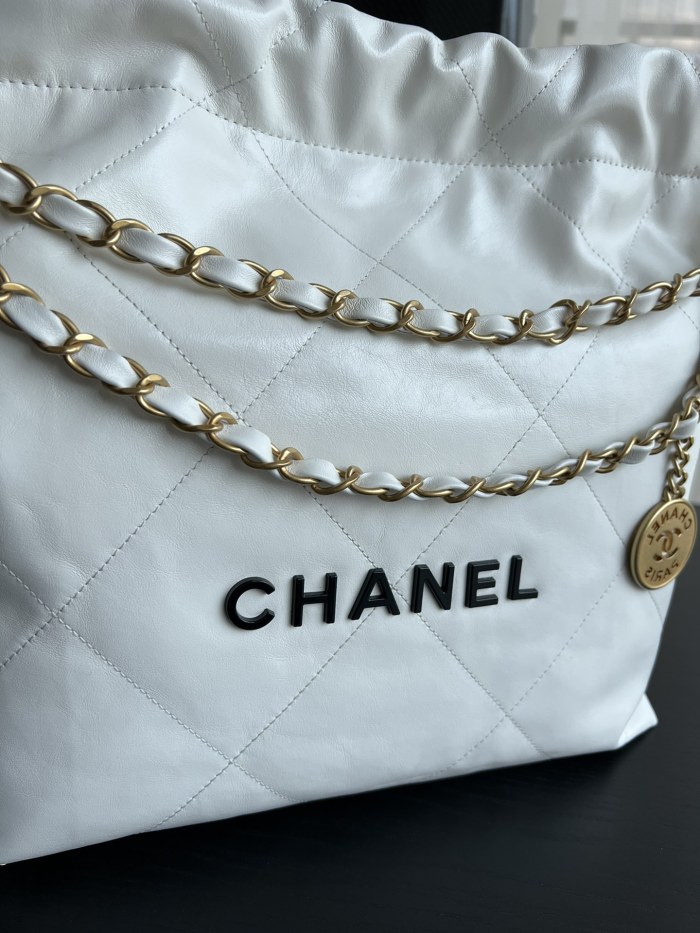 Handbag Chanel size 35cmx37cmx7 cm