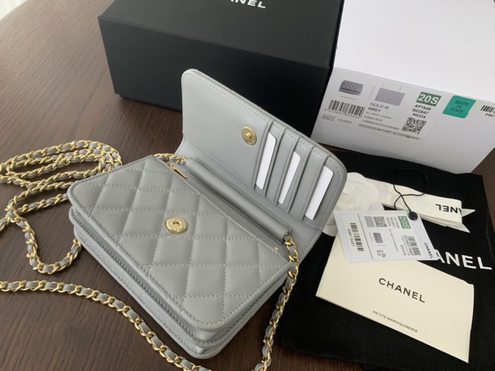 Handbags Chanel size 15cmx10cm x3.5 cm