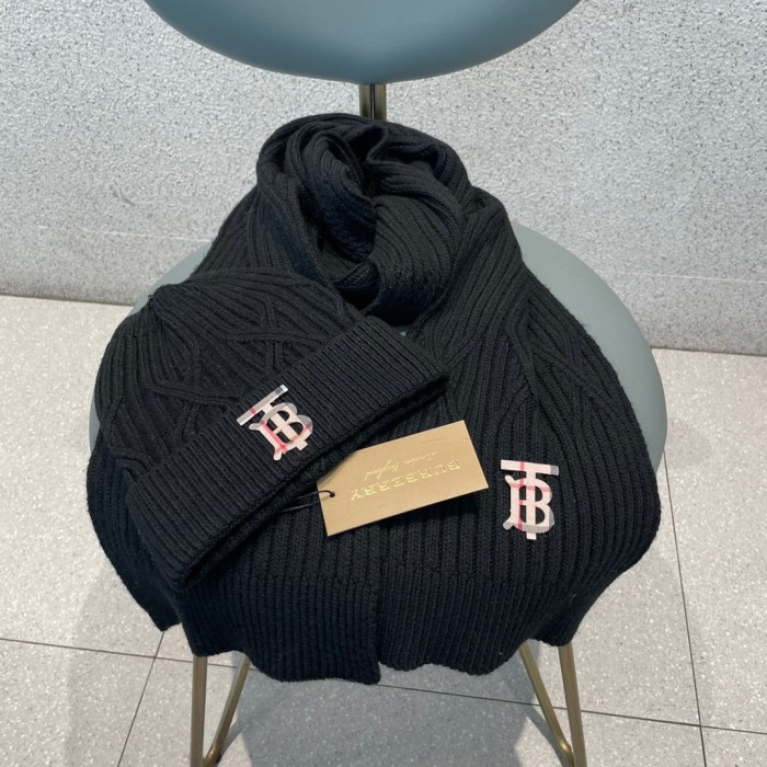 Hat & Scarf Burberry 1