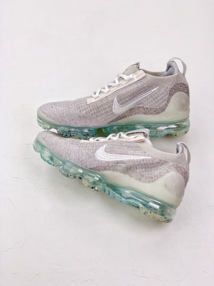 Nike Air VaporMax 2021 Flyknit Sneaker 12