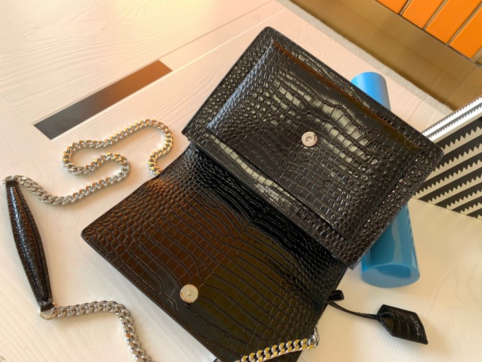 Handbags SAINT LAURENT 442906 size 22x8x16 cm