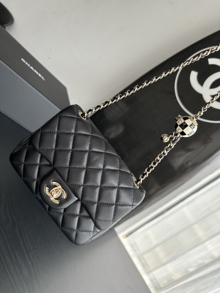 Handbag Chanel AP1786 size 18 cm