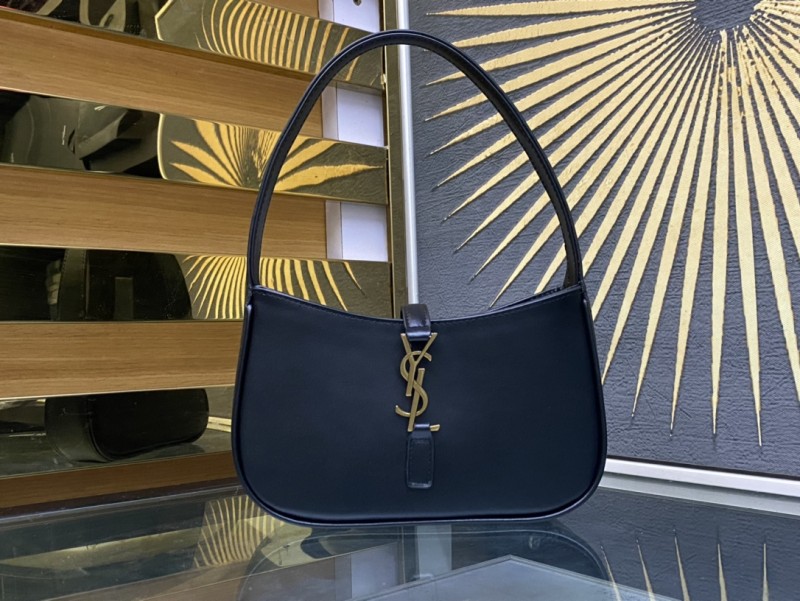 Handbags SAINT LAURENT 710318 size 19x11.5x4.5 cm