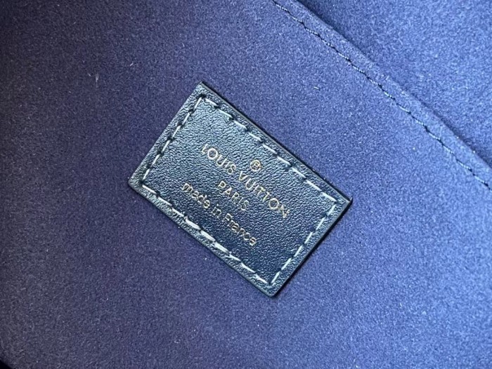 Handbag Louis Vuitton M59608 Onthego size:35 × 28 × 15cm