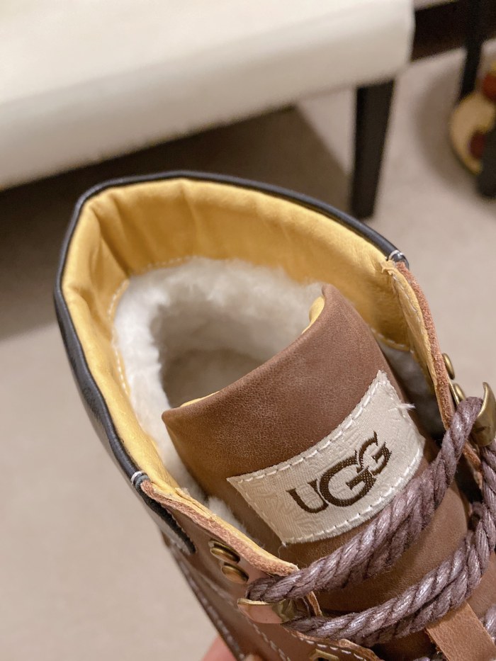 UGG Sneaker 56