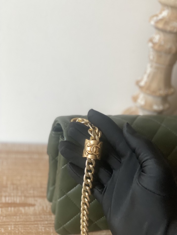 Handbag Chanel AS3393 size 14x22x8 cm