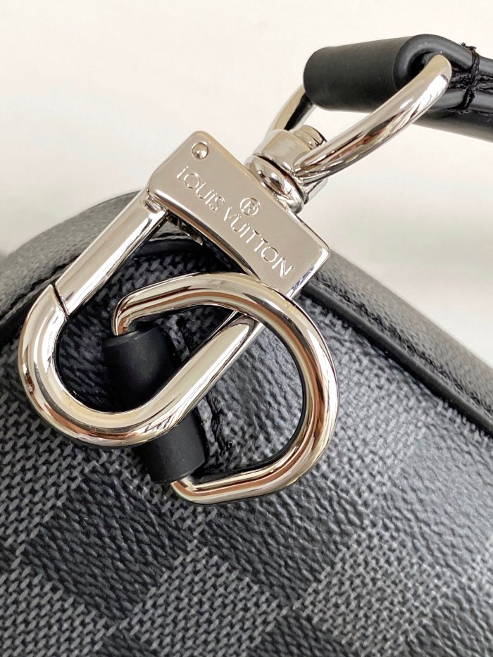 Handbag Louis Vuitton 45302 size 20x31x7 cm