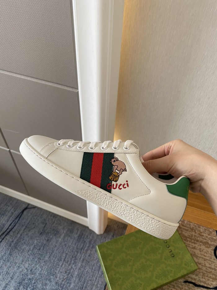 Gucci Women's Ace sneaker with bee sneaker 4