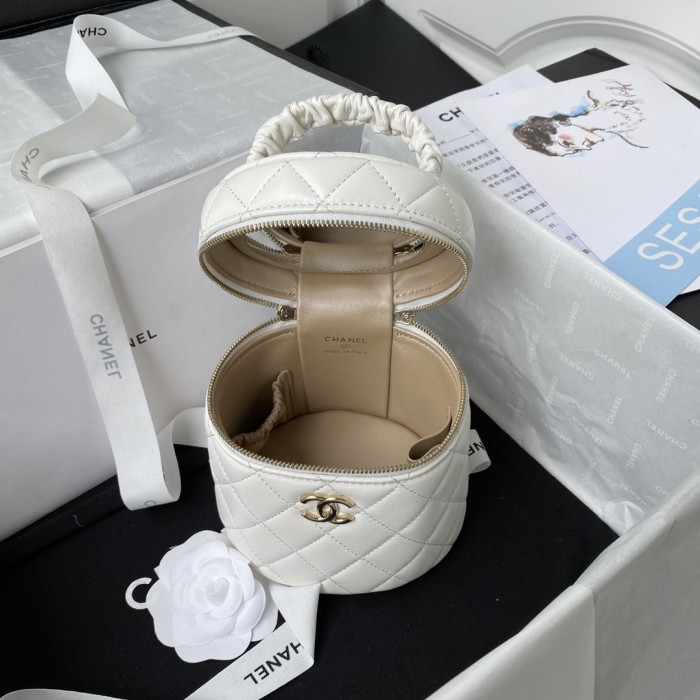Handbag Chanel AP2730 size 13.5*13.5x11.5 cm