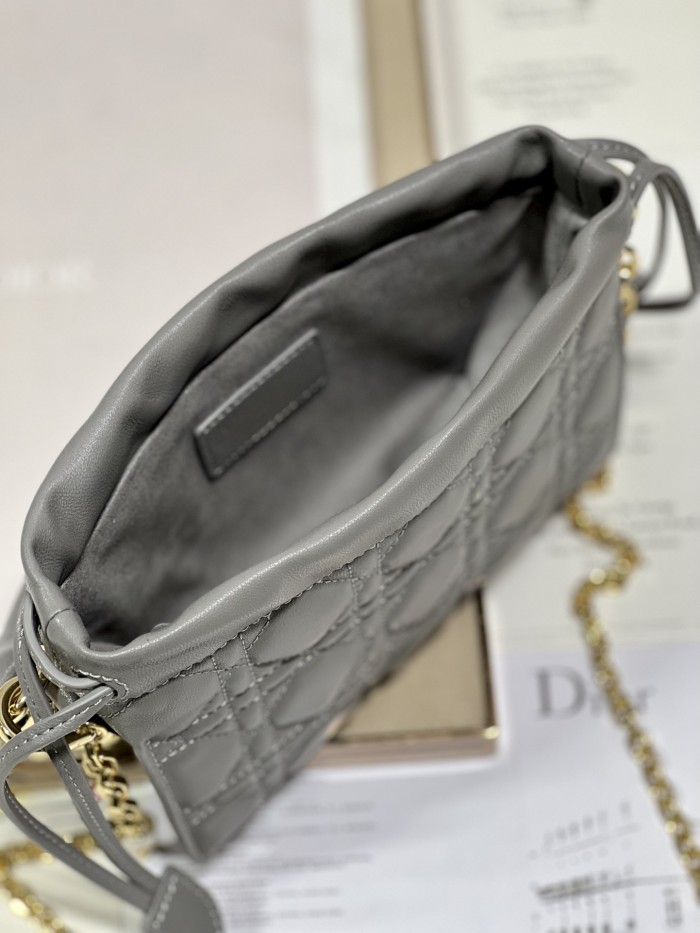 Handbag Dior 0981 size 19 x 13 x 5 cm