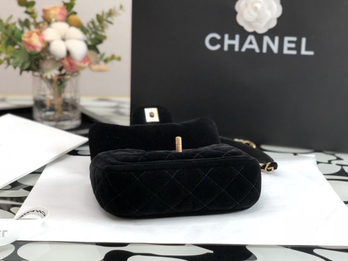 Handbag Chanel size 18×13×7 cm
