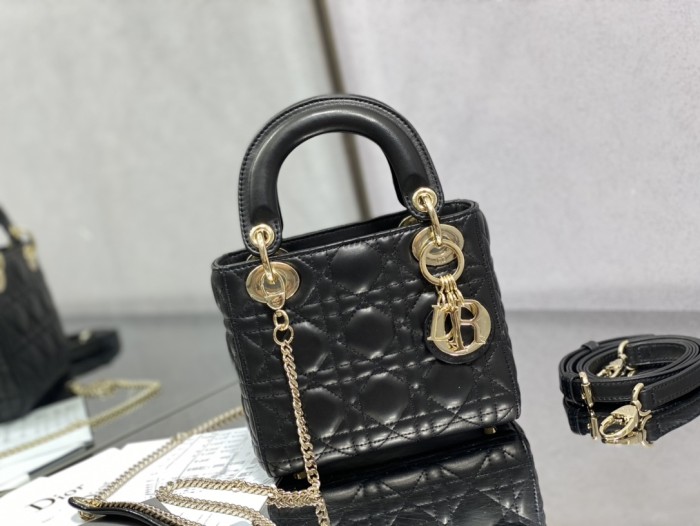 Handbag Dior size 17 cm