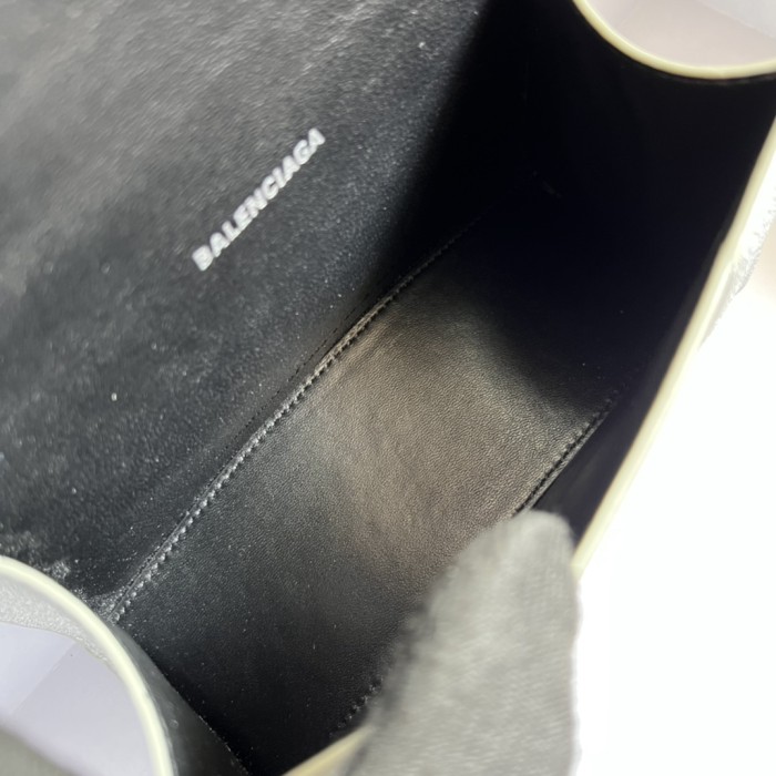 Handbag Gucci 5928331 size 19*13*8 cm