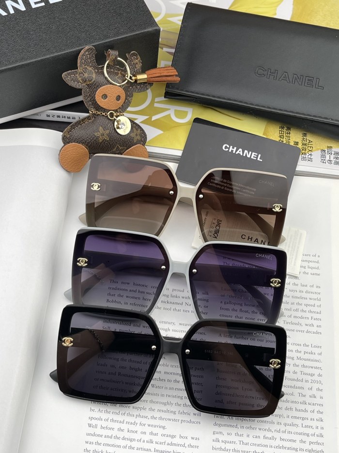 Sunglasses Chanel CH1825