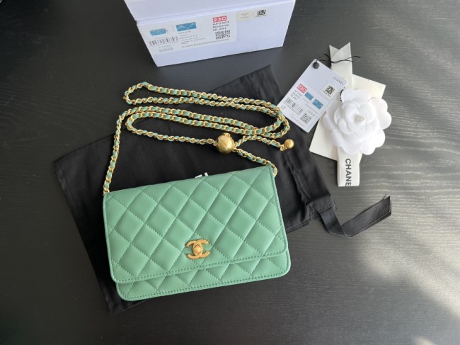 Handbag Chanel AP1450 size 19 cm