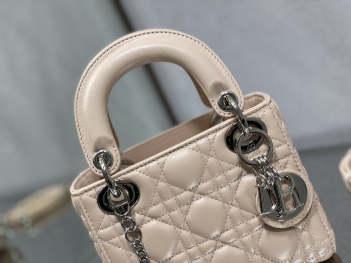 Handbag Dior size 17 cm