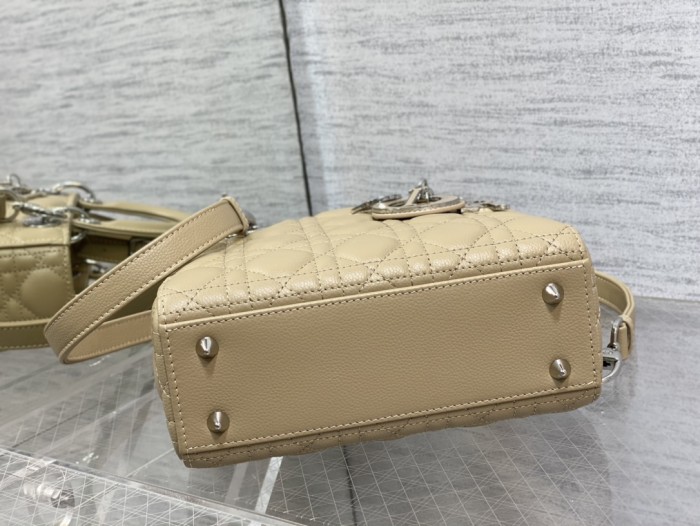 Handbag Dior size 20 cm