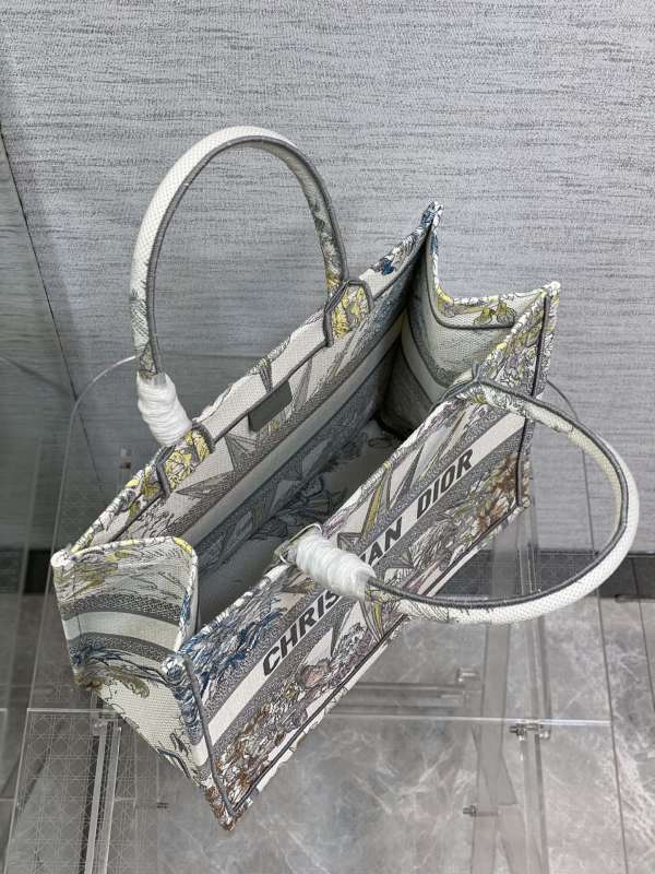 Handbag Dior size 36*18*28 cm