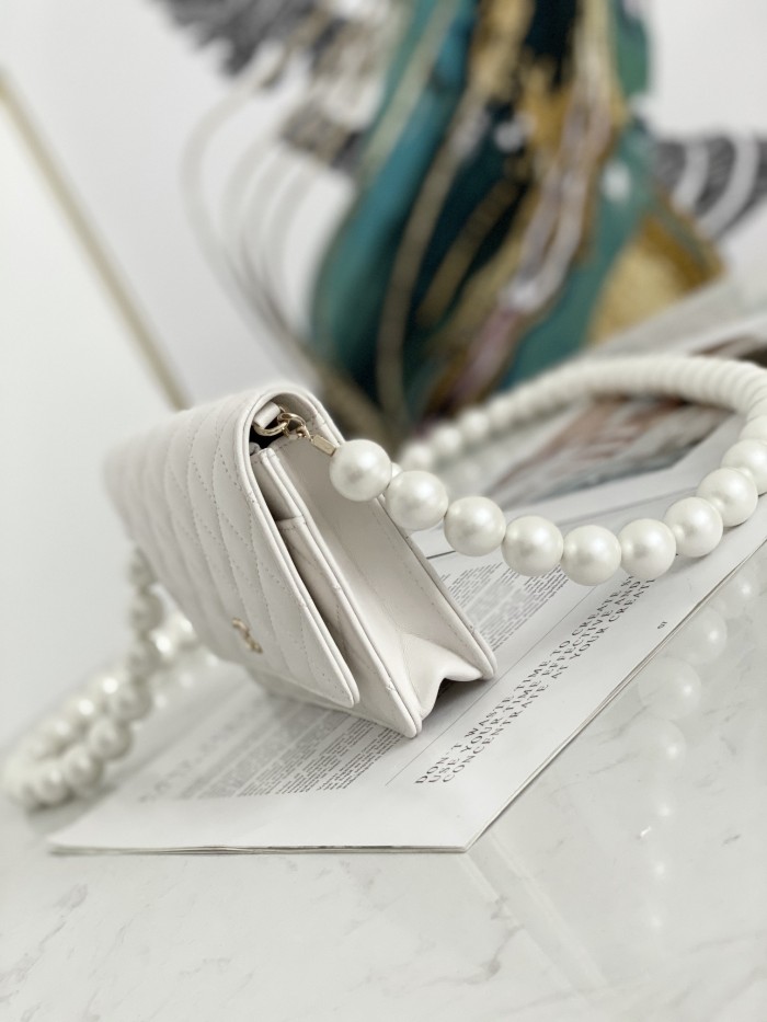 Handbag Chanel 81028 size 19 cm